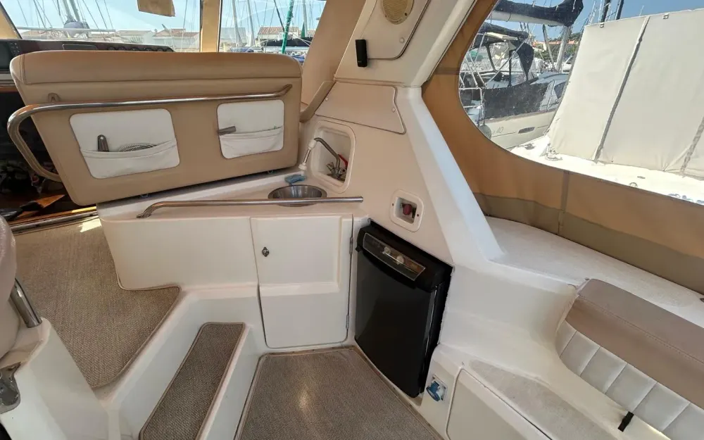 slider 7 Sealine  365 Sport Brigde