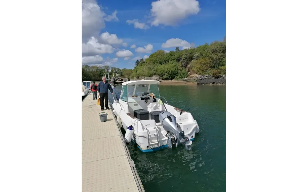 slider 0 Jeanneau Merry Fisher 585