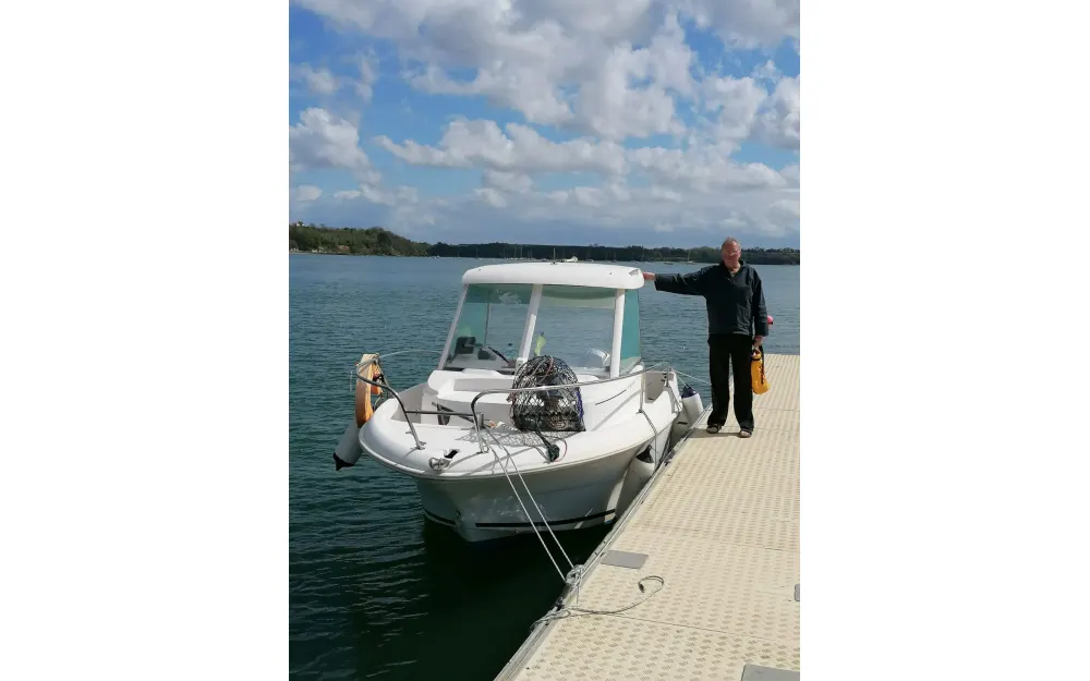 slider 1 Jeanneau Merry Fisher 585