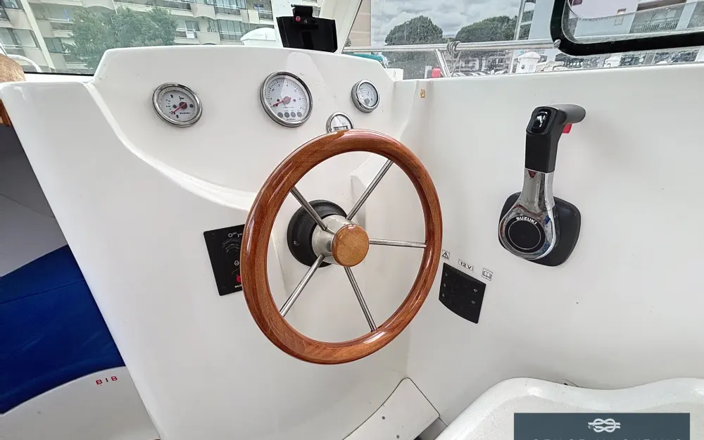 slider 9 Beneteau Antares 650 HB