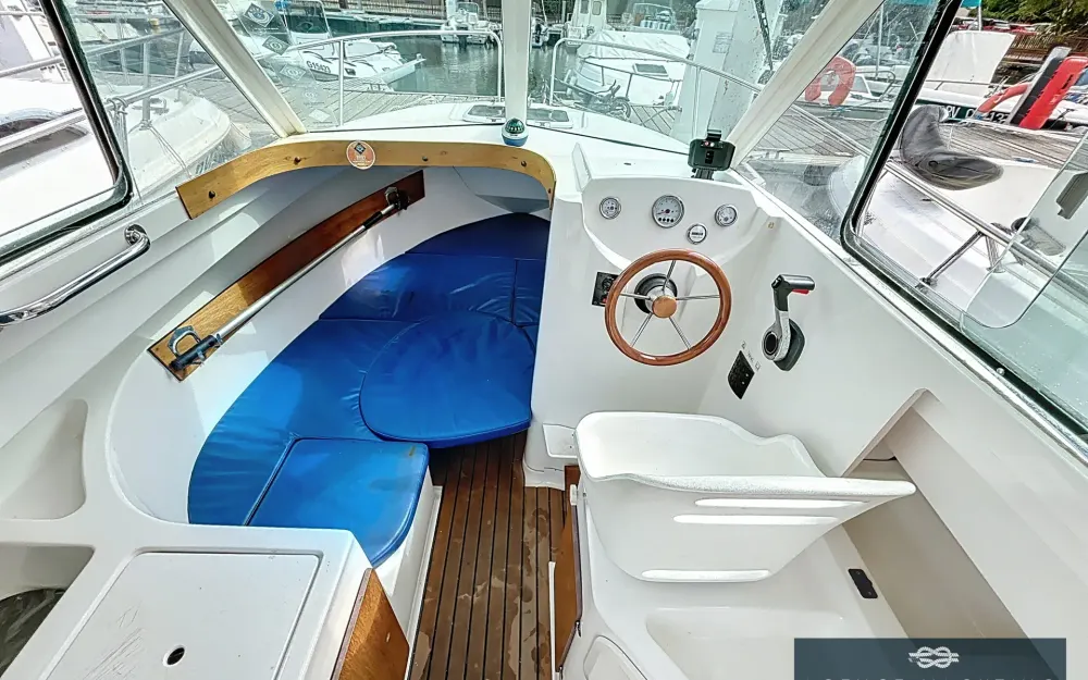 slider 1 Beneteau Antares 650 HB
