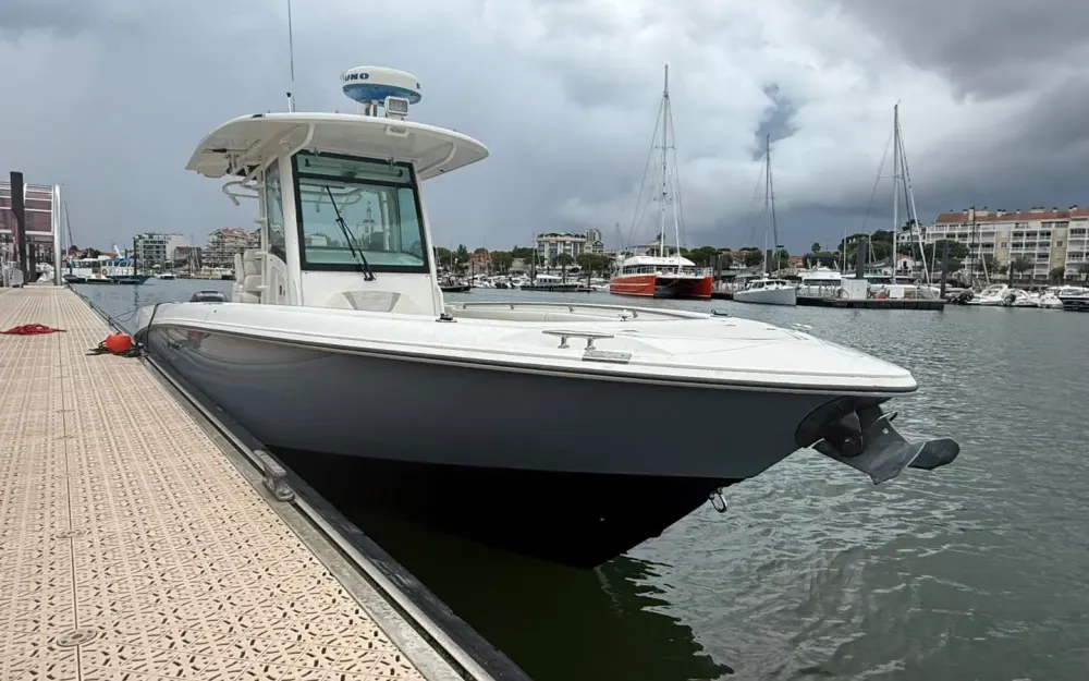 slider 14 Boston Whaler  320 Outrage