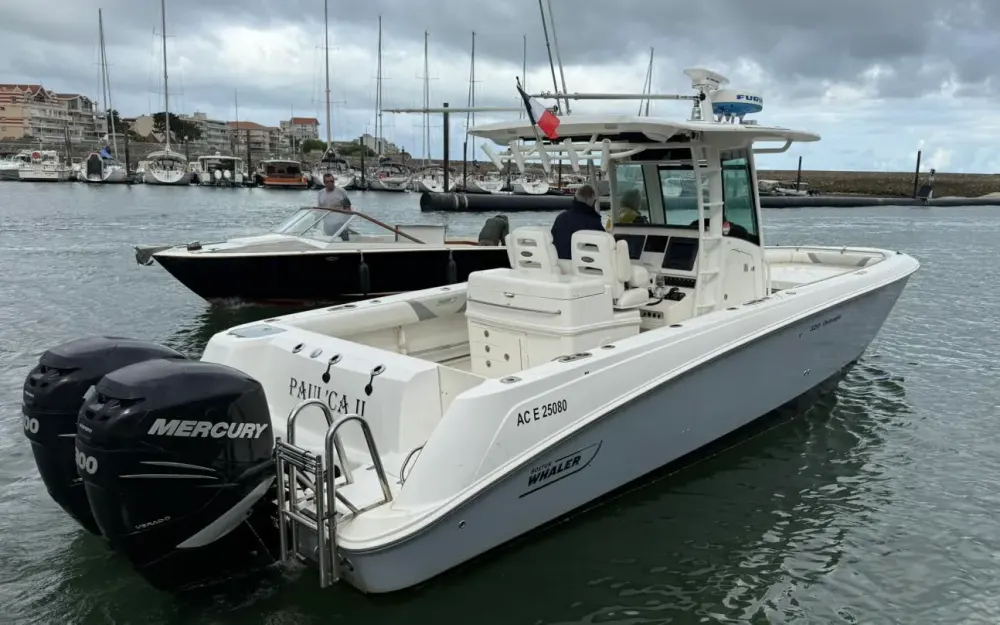 slider 28 Boston Whaler  320 Outrage