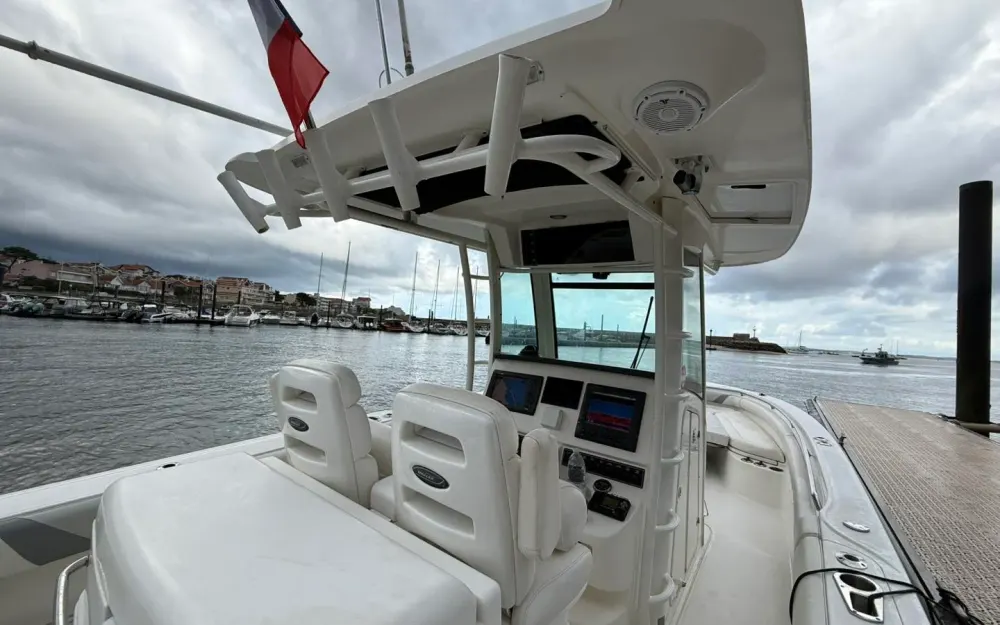 slider 10 Boston Whaler  320 Outrage