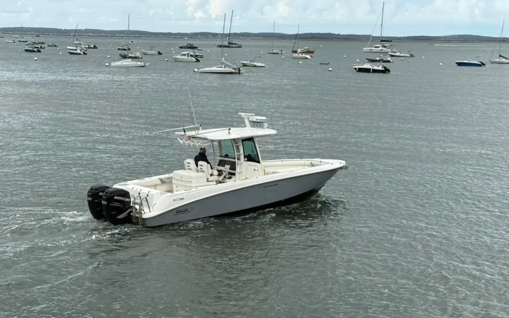 slider 0 Boston Whaler  320 Outrage
