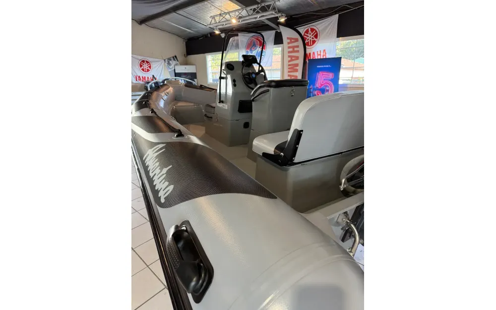 slider 1 Adventure V-550