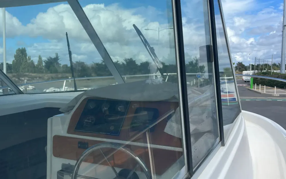 slider 3 Beneteau Antares 7