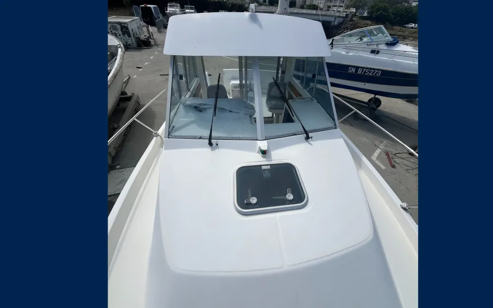 slider 5 Beneteau Antares 7