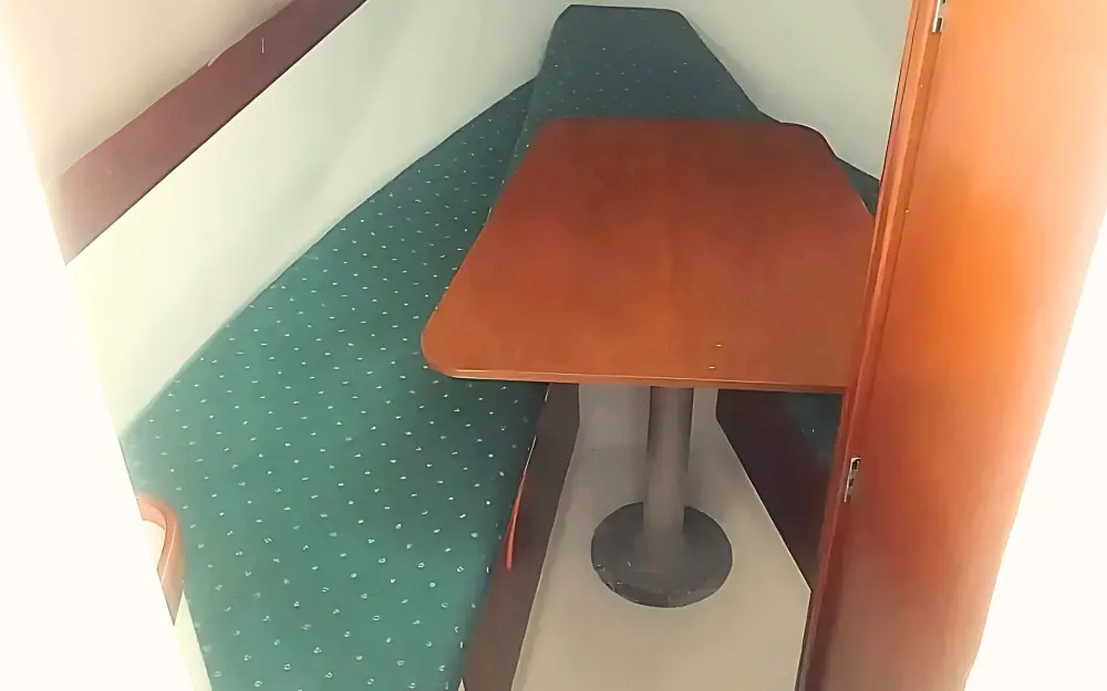 slider 6 Beneteau Antares 7