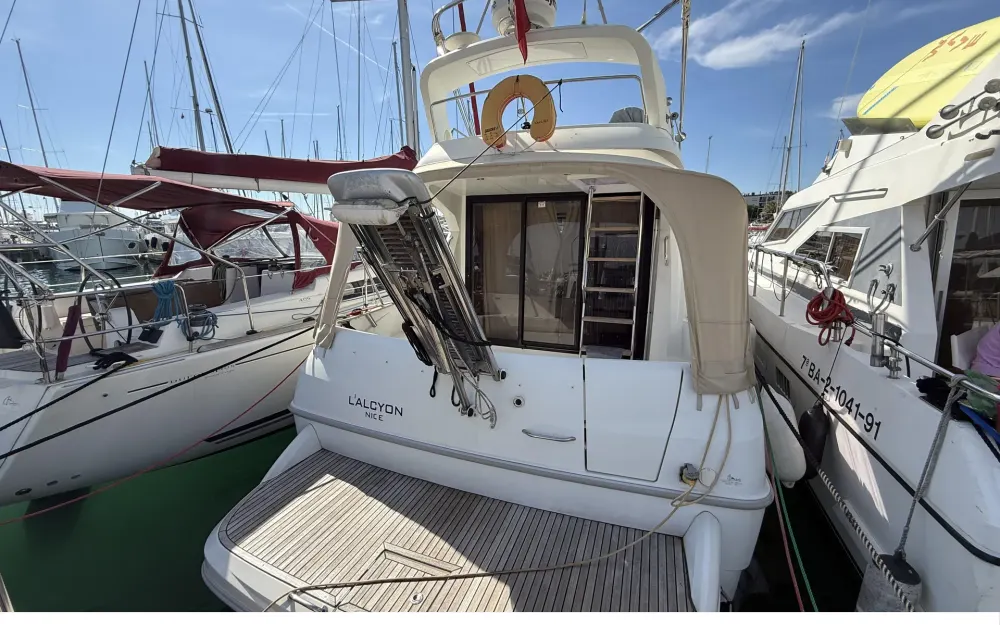 slider 0 Beneteau Antares 36