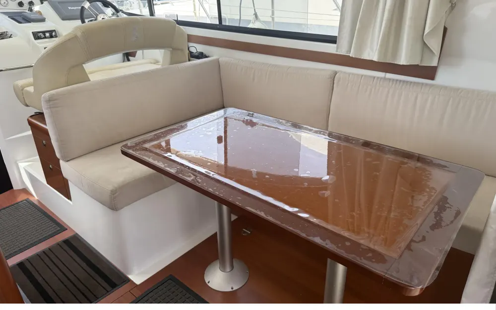 slider 14 Beneteau Antares 36