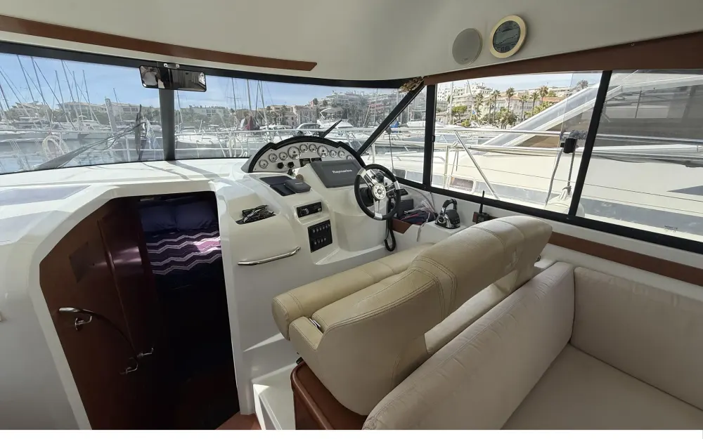 slider 16 Beneteau Antares 36