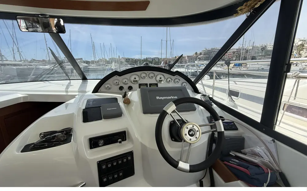 slider 17 Beneteau Antares 36