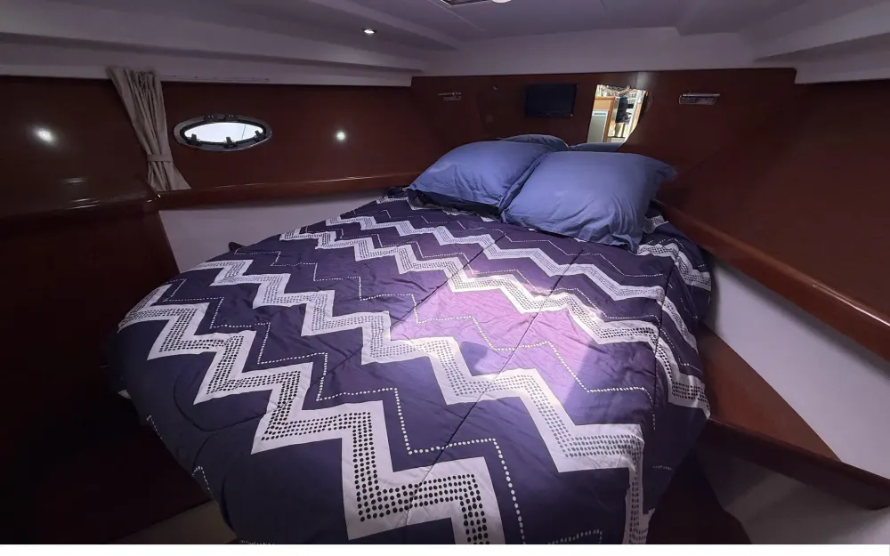 slider 21 Beneteau Antares 36