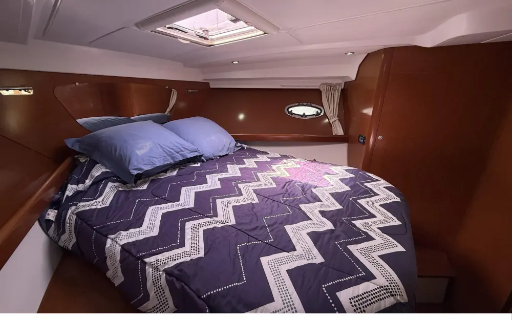 slider 23 Beneteau Antares 36