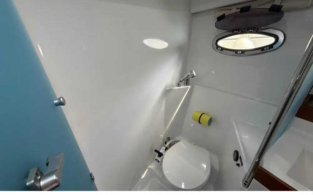 slider 26 Beneteau Antares 36