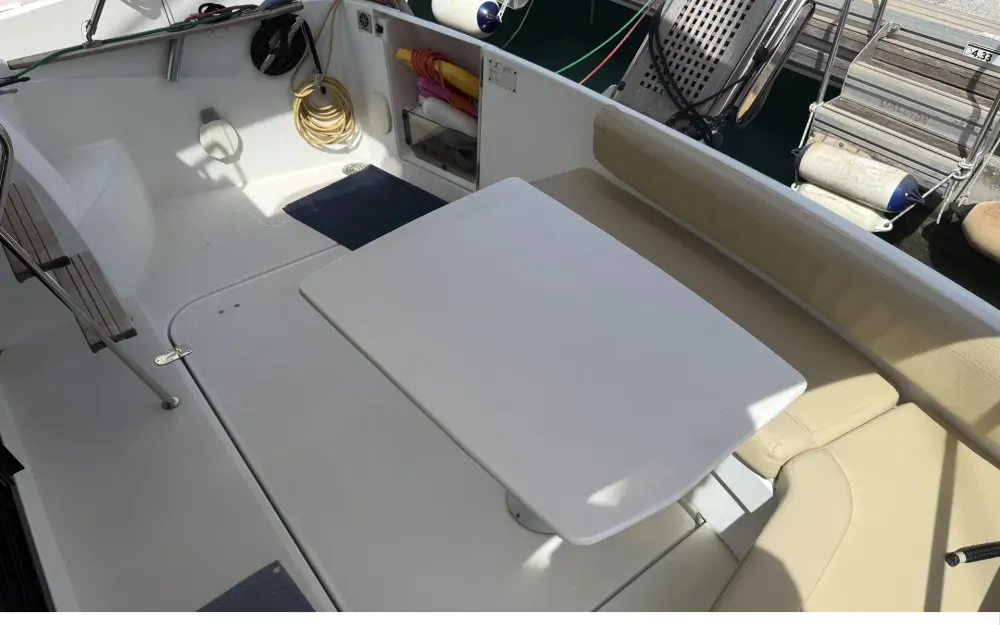 slider 3 Beneteau Antares 36