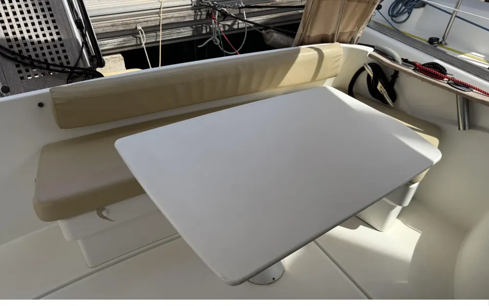 slider 4 Beneteau Antares 36