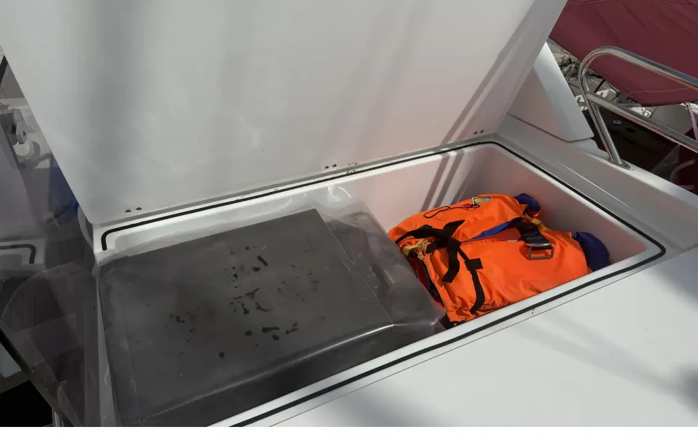 slider 6 Beneteau Antares 36