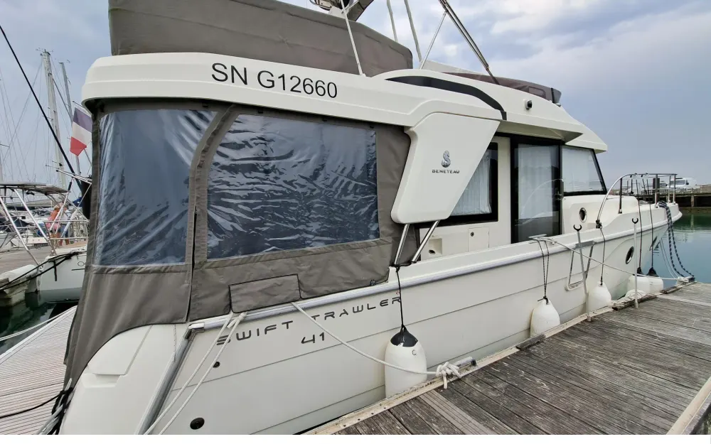slider 1 Beneteau Swift Trawler 41 Fly