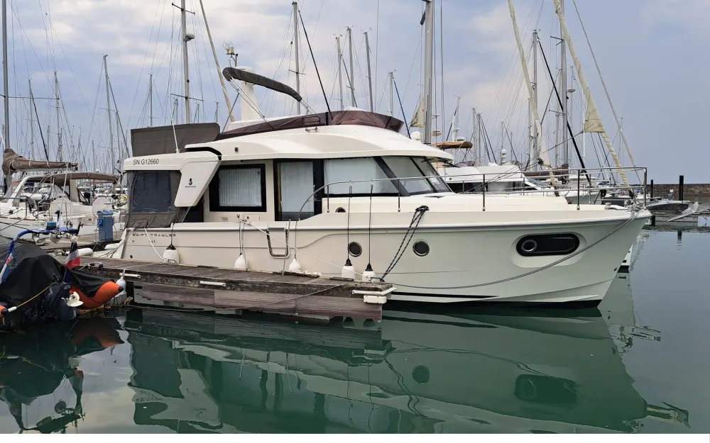 slider 2 Beneteau Swift Trawler 41 Fly