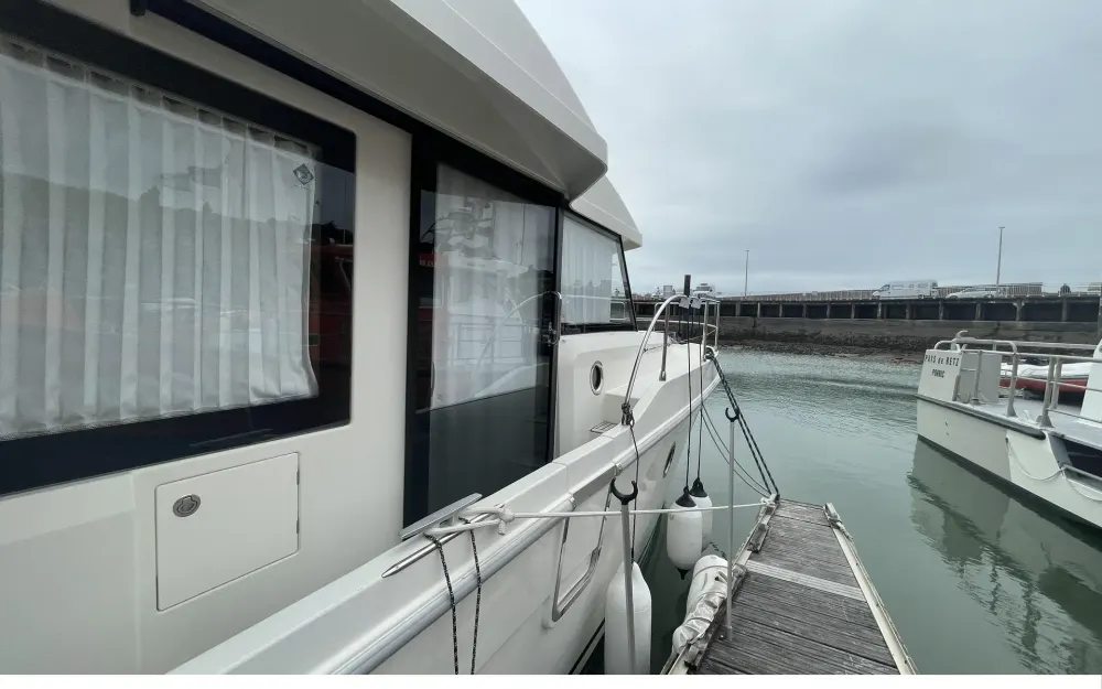 slider 4 Beneteau Swift Trawler 41 Fly