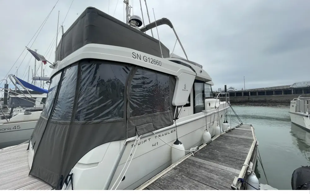 slider 5 Beneteau Swift Trawler 41 Fly