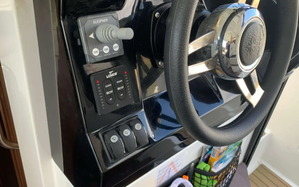 slider 10 Jeanneau Merry Fisher 895 Sport