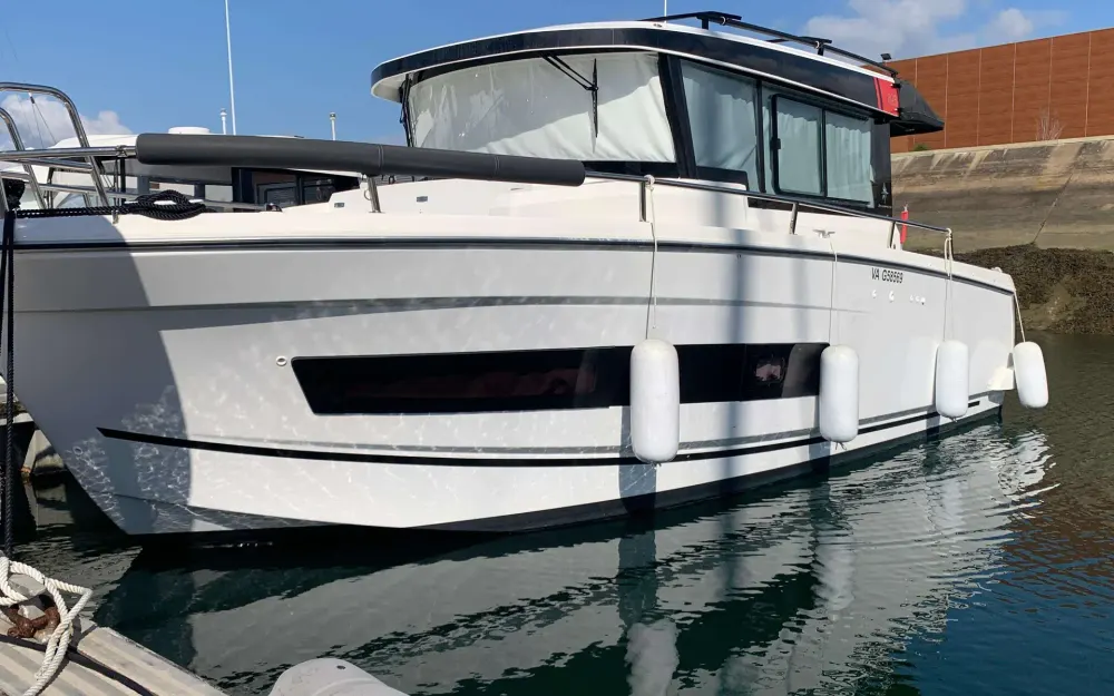 slider 1 Jeanneau Merry Fisher 895 Sport