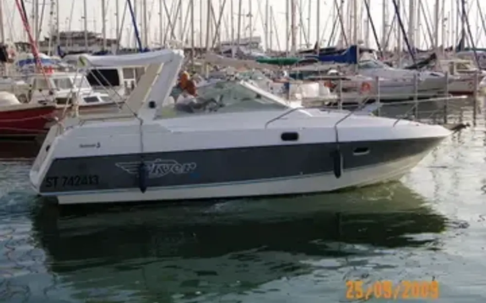 slider 0 Beneteau Flyer 8