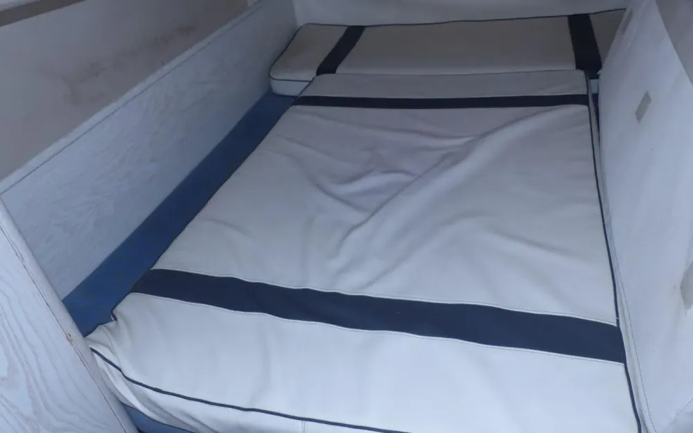 slider 1 Beneteau Flyer 8