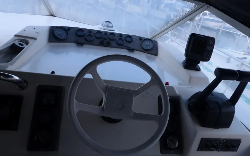 slider 4 Beneteau Flyer 8