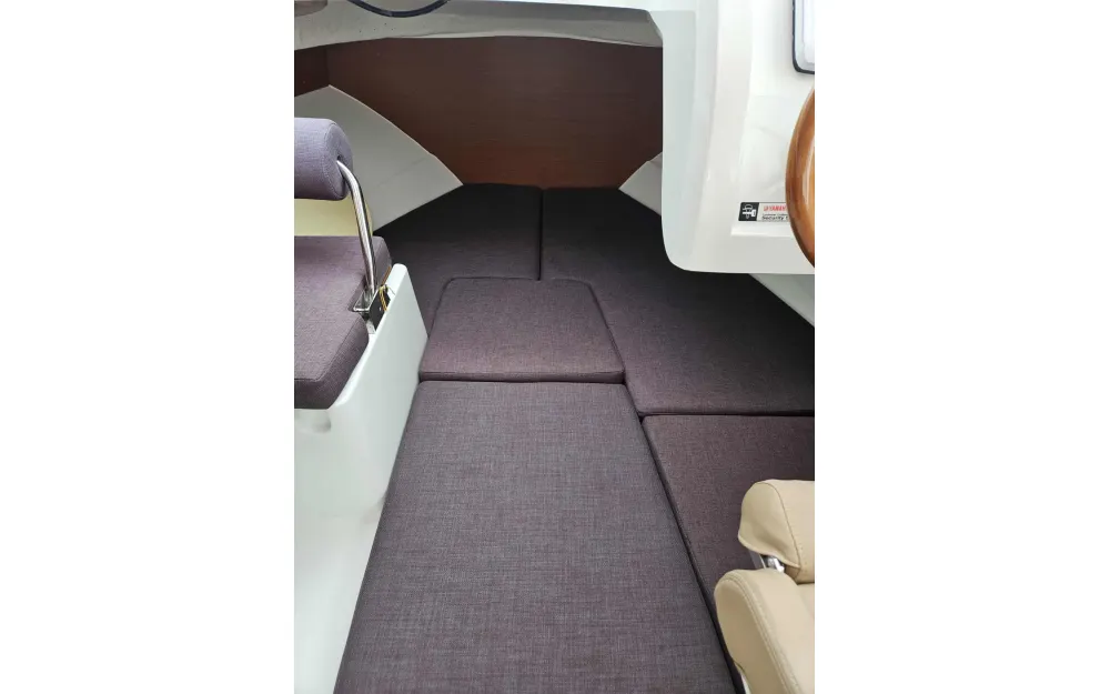 slider 10 Jeanneau Merry Fisher 595