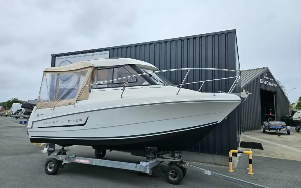 slider 21 Jeanneau Merry Fisher 595