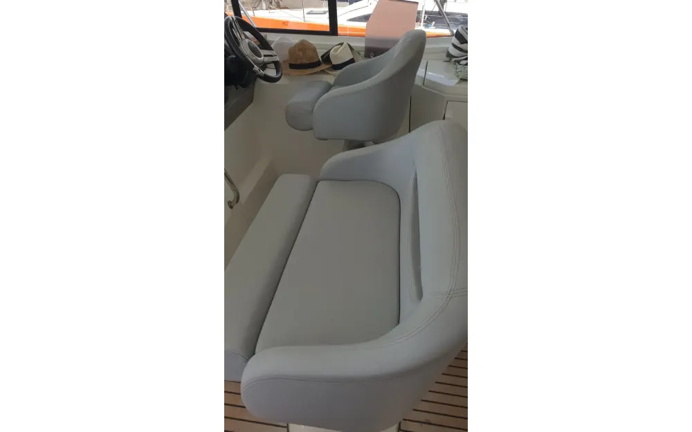 slider 9 Beneteau Gran Turismo 44