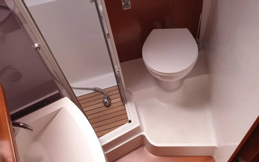 slider 18 Beneteau Gran Turismo 44