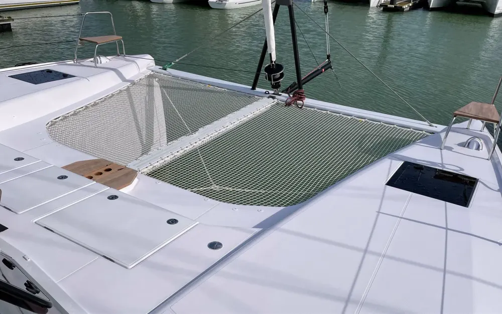 slider 5 Nautitech  44