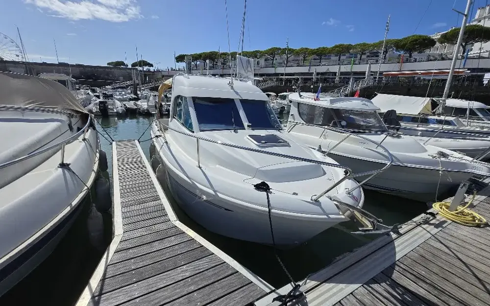 slider 0 Beneteau Antares 6