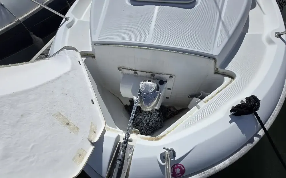 slider 10 Beneteau Antares 6