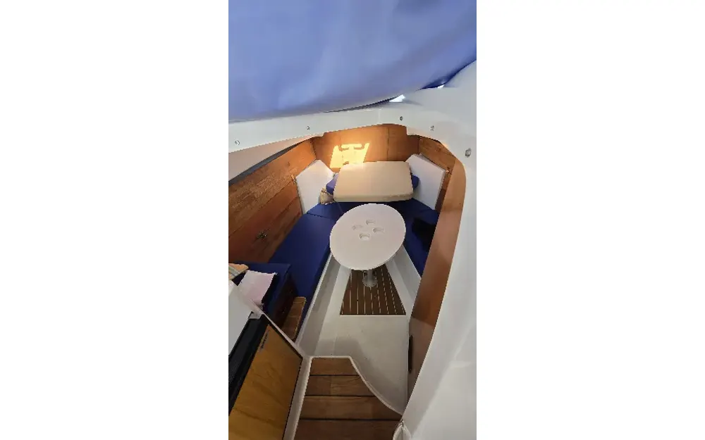 slider 2 Beneteau Antares 6