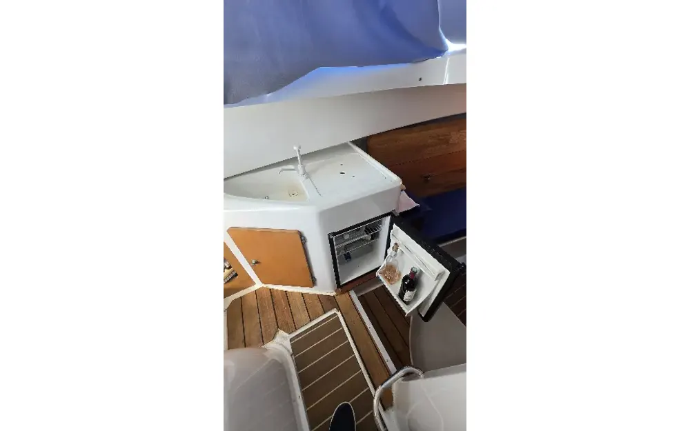 slider 3 Beneteau Antares 6