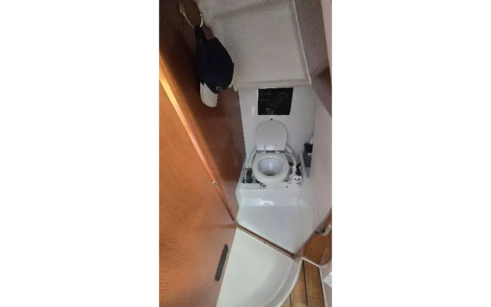 slider 4 Beneteau Antares 6