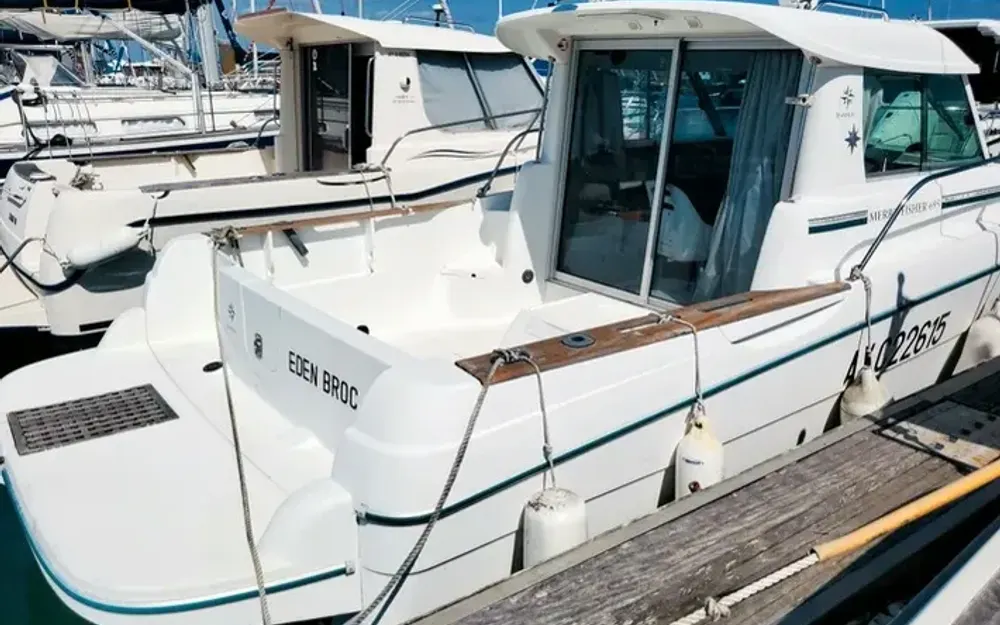slider 2 Jeanneau Merry Fisher 695