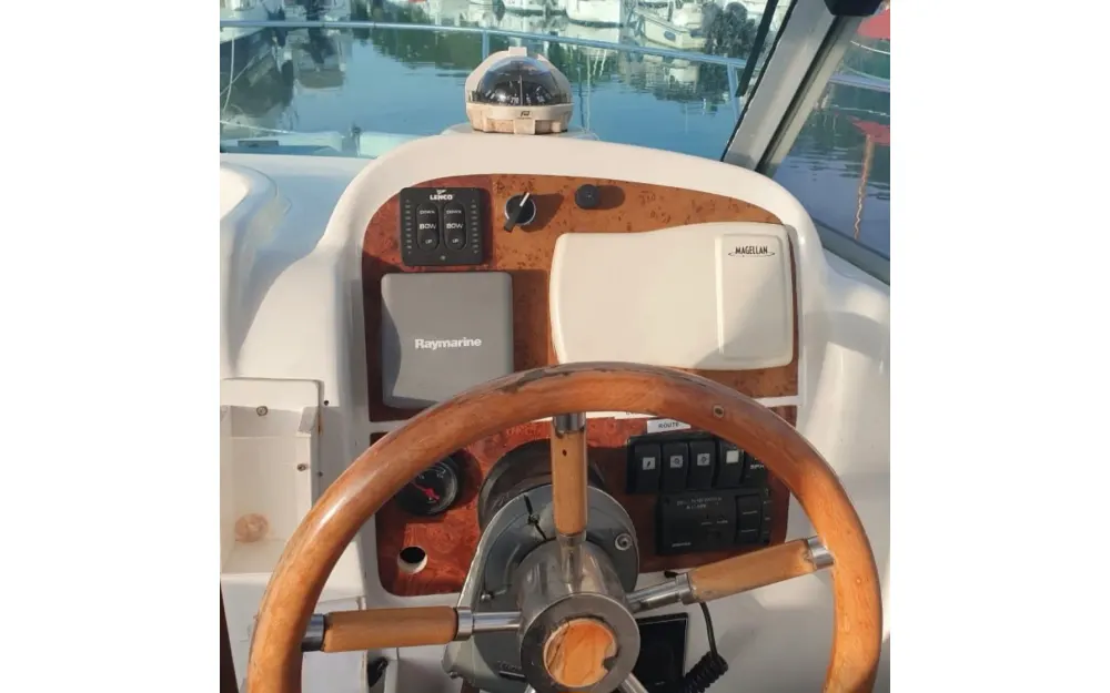 slider 4 Jeanneau Merry Fisher 635