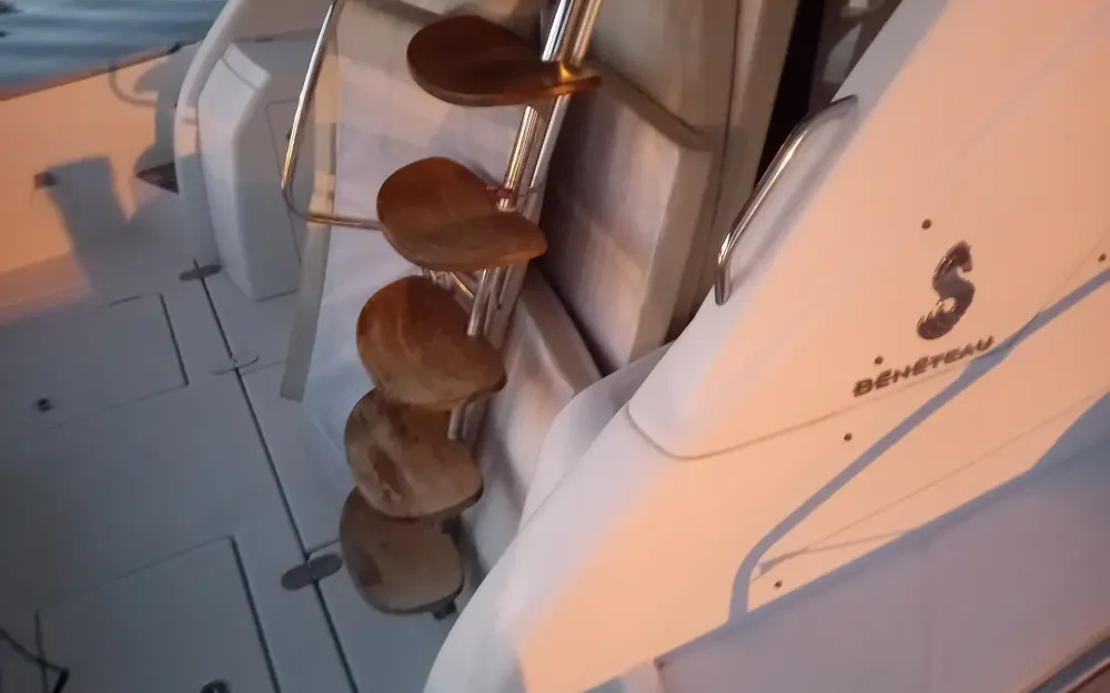 slider 3 Beneteau Antares 12