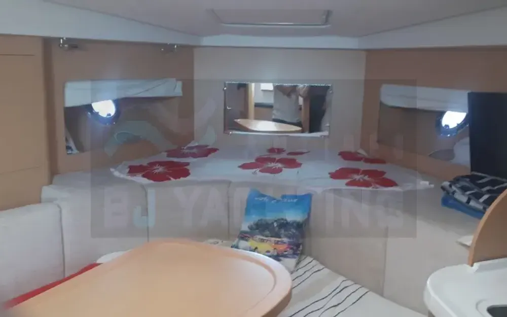 slider 9 Beneteau Monte Carlo 32