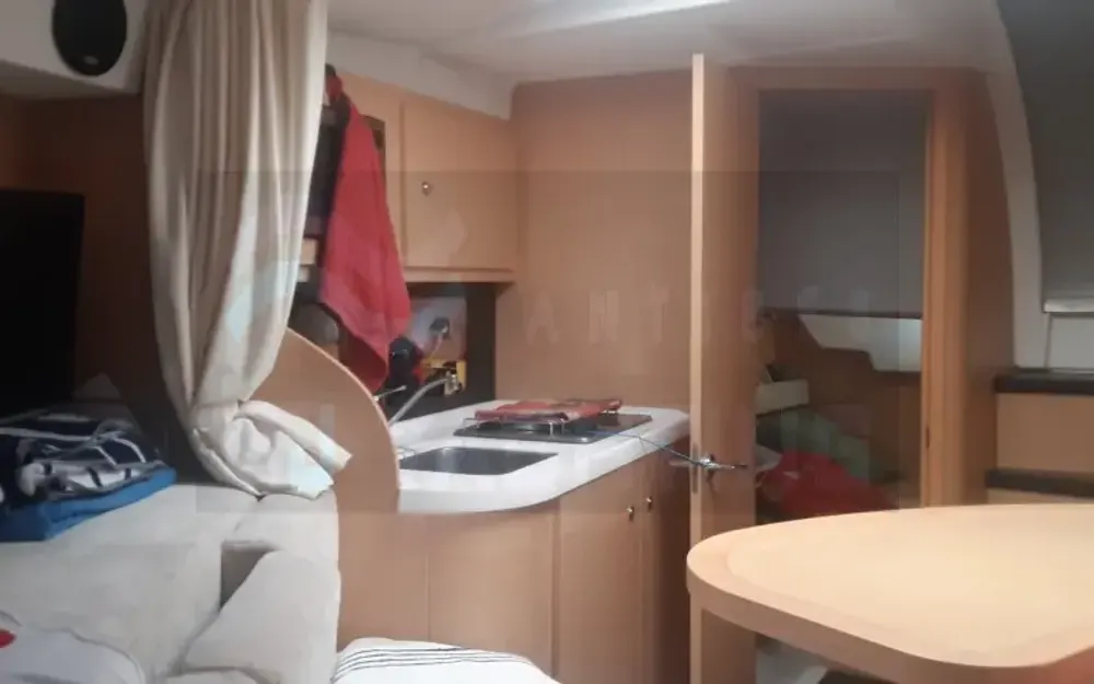 slider 11 Beneteau Monte Carlo 32