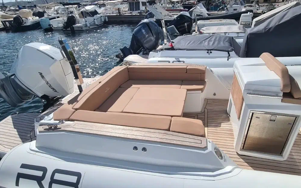 slider 2 Renier R8 Tourer