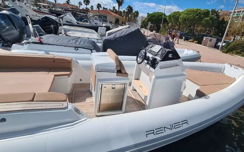 slider 3 Renier R8 Tourer