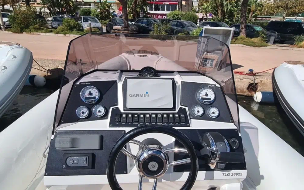 slider 4 Renier R8 Tourer